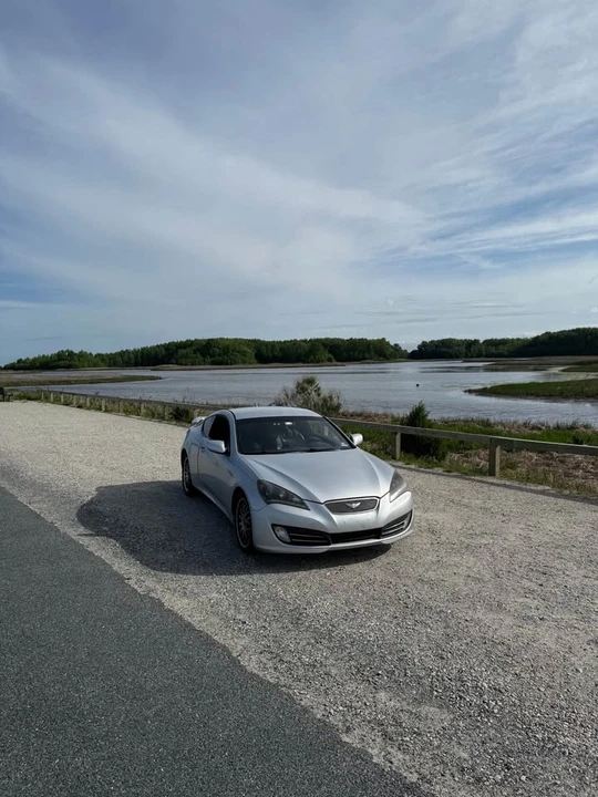 2010 Hyundai Genesis Coupe - Image 3 of 4