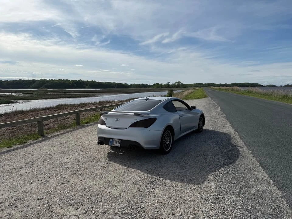 2010 Hyundai Genesis Coupe - Image 2 of 4