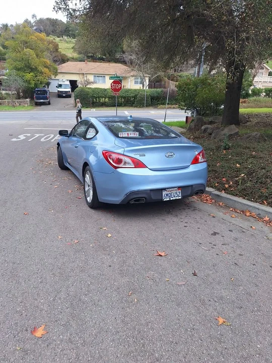2010 Hyundai Genesis Coupe - Image 4 of 7