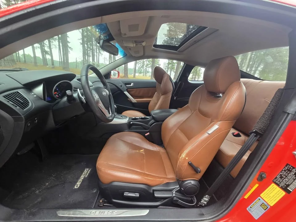 2010 Hyundai Genesis Coupe - Image 10 of 14