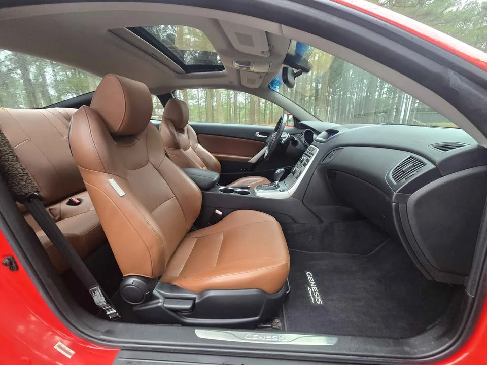 2010 Hyundai Genesis Coupe - Image 11 of 14
