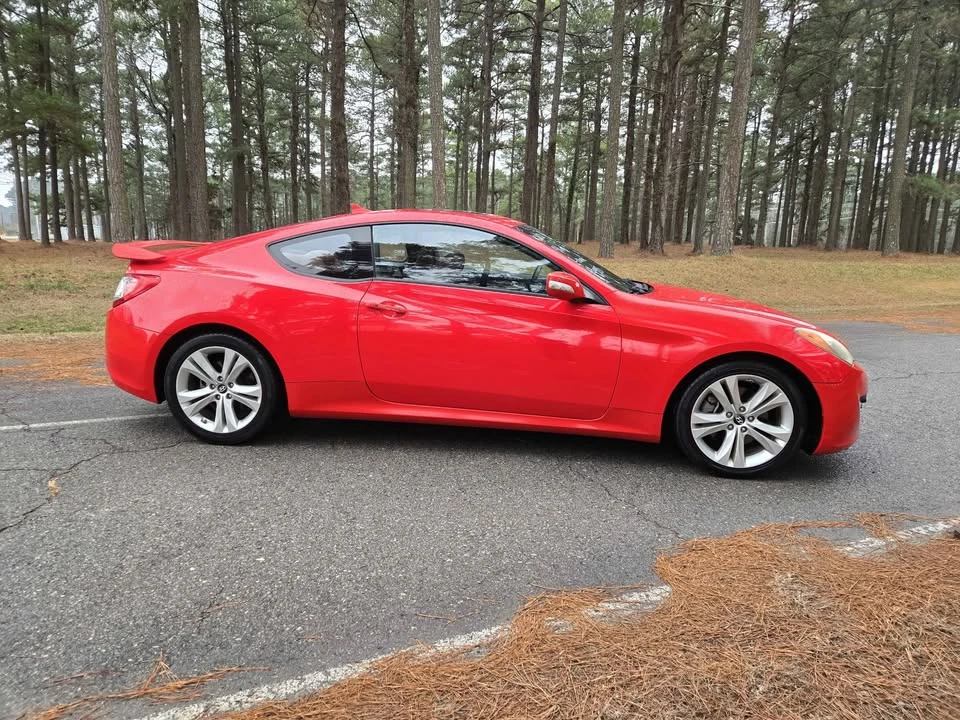 2010 Hyundai Genesis Coupe - Image 3 of 14