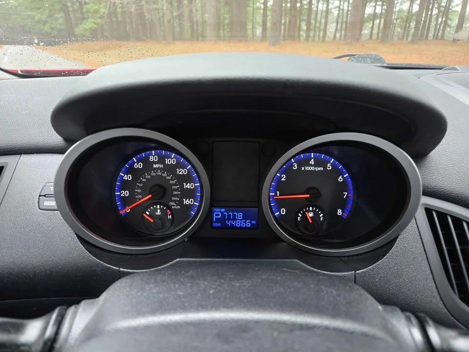 2010 Hyundai Genesis Coupe - Image 9 of 14