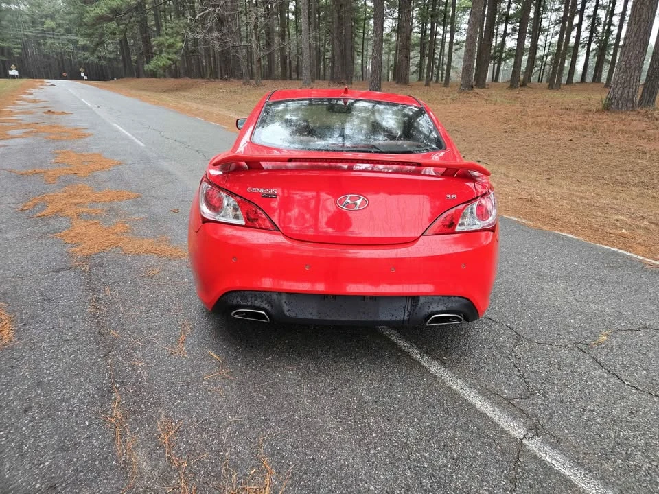 2010 Hyundai Genesis Coupe - Image 6 of 14