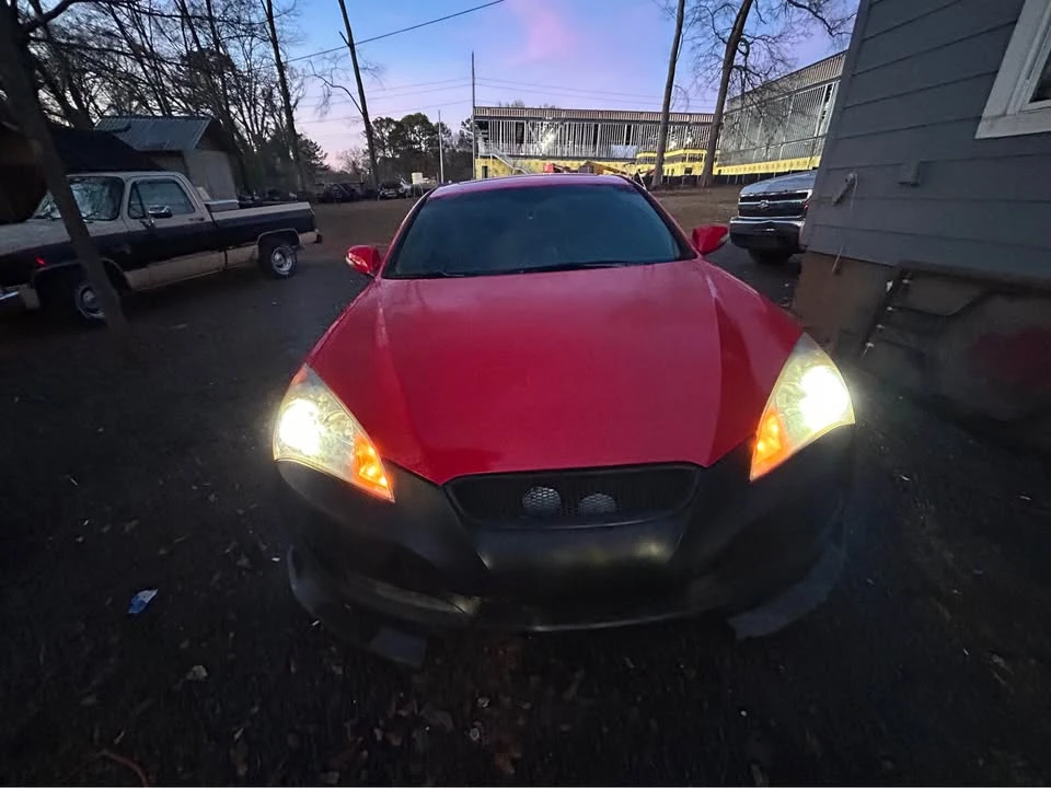 2010 Hyundai Genesis Coupe - Image 3 of 5