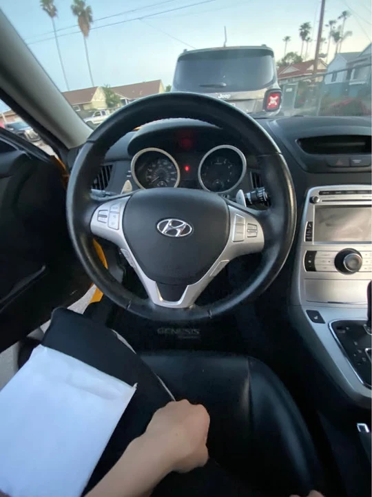 2010 Hyundai Genesis Coupe - Image 6 of 9
