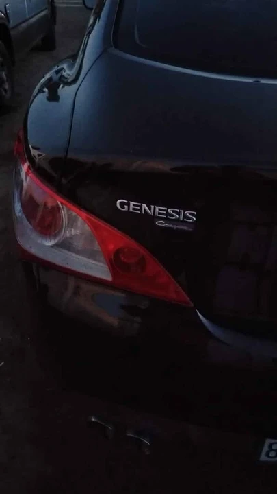 2010 Hyundai Genesis Coupe - Image 3 of 5