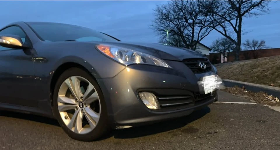 2010 Hyundai Genesis Coupe - Image 2 of 3