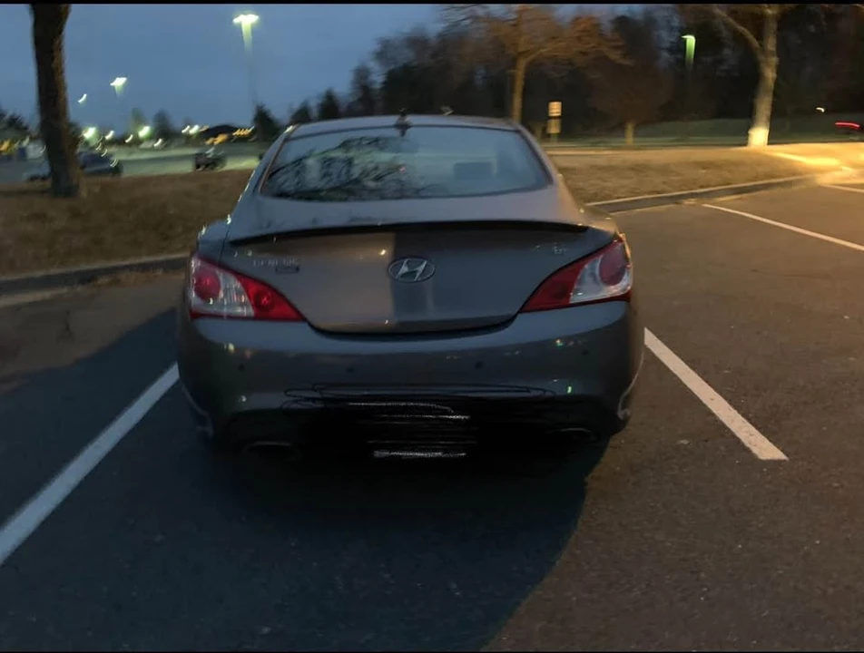 2010 Hyundai Genesis Coupe - Image 3 of 3
