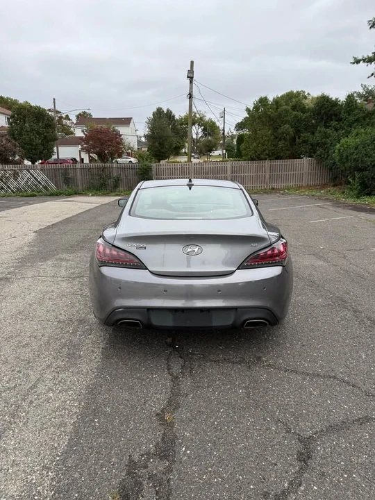 2010 Hyundai Genesis Coupe - Image 3 of 12