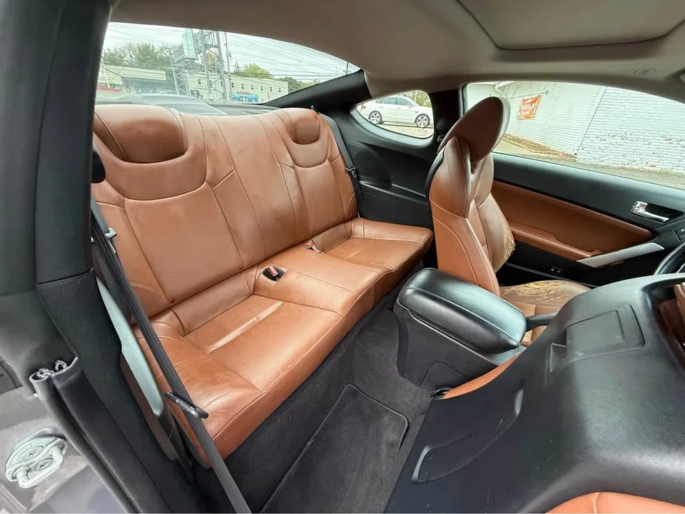 2010 Hyundai Genesis Coupe - Image 10 of 12