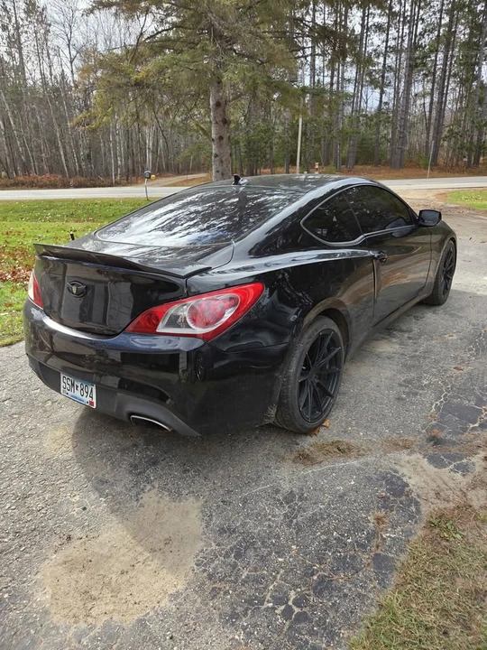 2010 Hyundai Genesis Coupe - Image 3 of 5