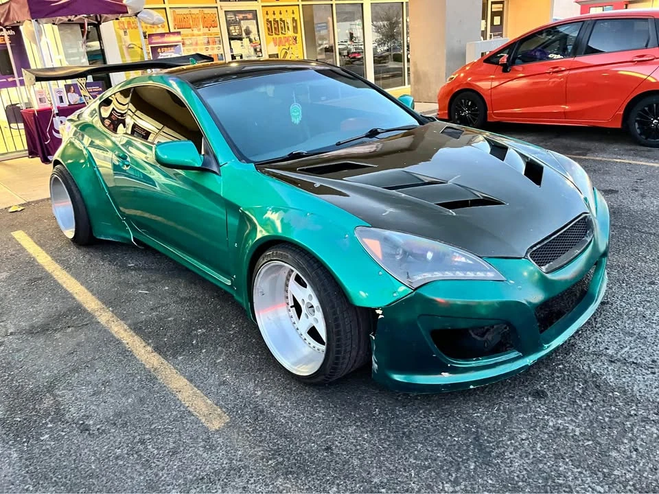 2010 Hyundai Genesis Coupe - Image 2 of 2