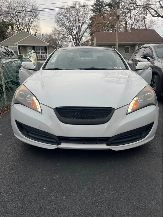 2010 Hyundai Genesis Coupe - Image 2 of 5