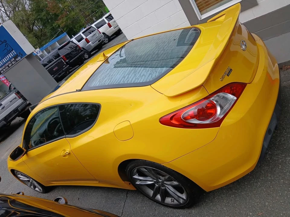 2010 Hyundai Genesis Coupe - Image 3 of 4