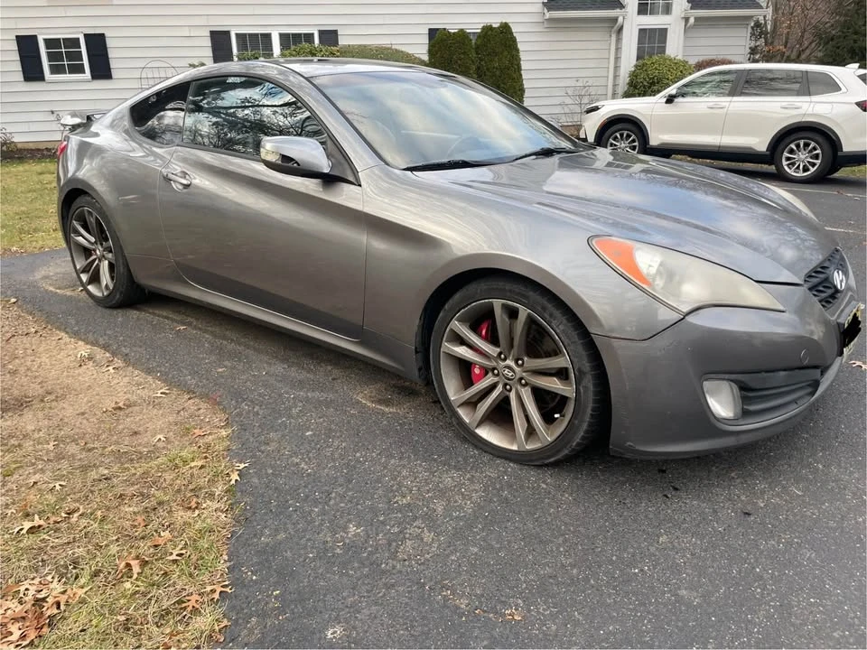 2010 Hyundai Genesis Coupe - Image 5 of 6