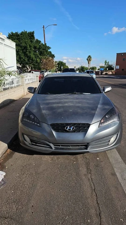 2010 Hyundai Genesis Coupe - Image 2 of 5