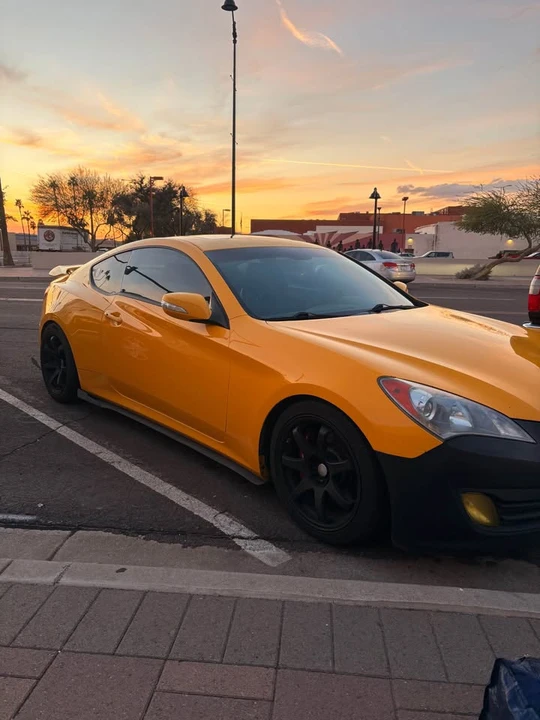 2010 Hyundai Genesis Coupe - Image 4 of 5