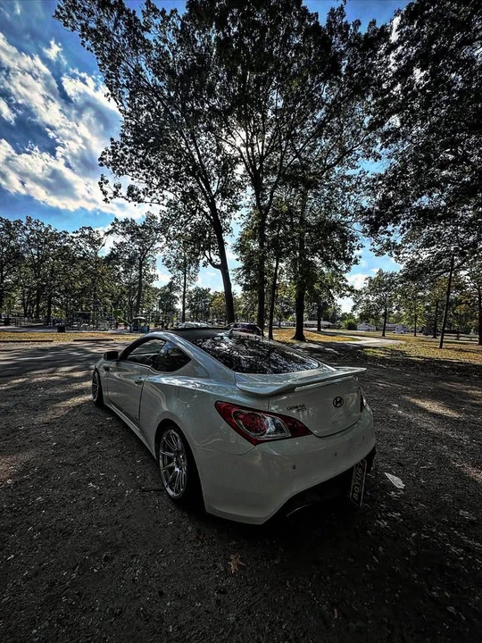 2010 Hyundai Genesis Coupe - Image 5 of 5