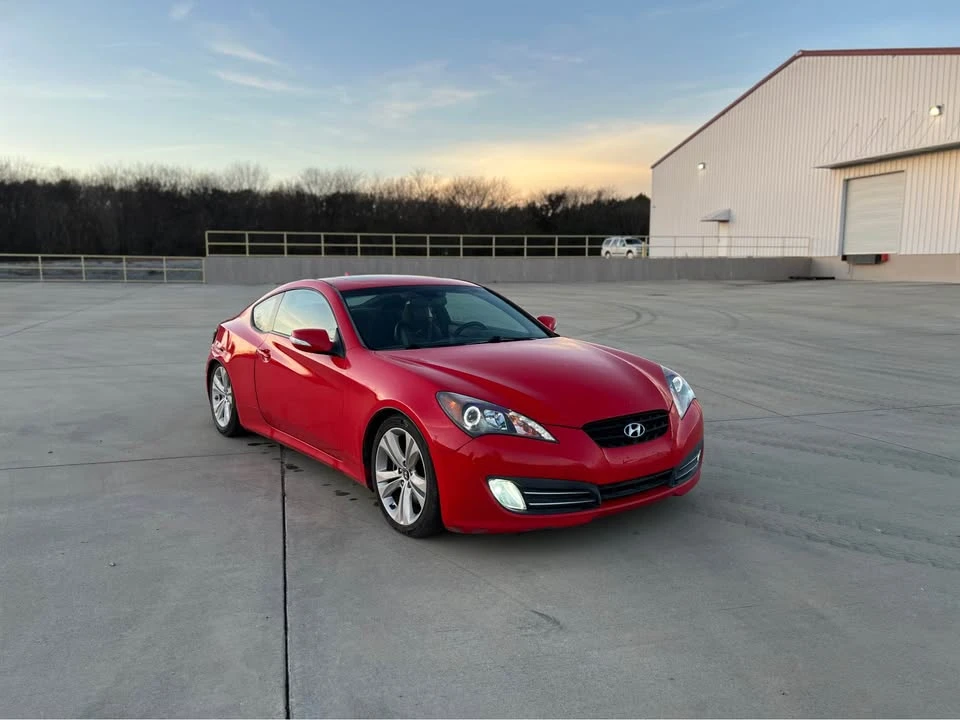 2010 Hyundai Genesis Coupe - Image 9 of 10