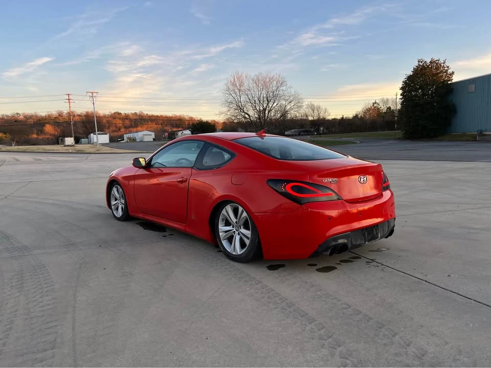 2010 Hyundai Genesis Coupe - Image 5 of 10