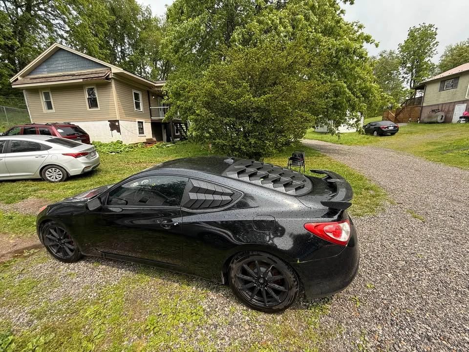 2010 Hyundai Genesis Coupe - Image 5 of 7