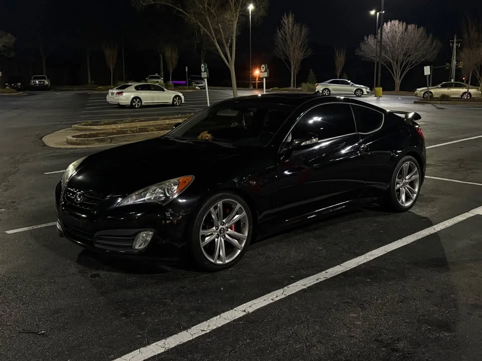 2010 Hyundai Genesis Coupe - Image 2 of 3