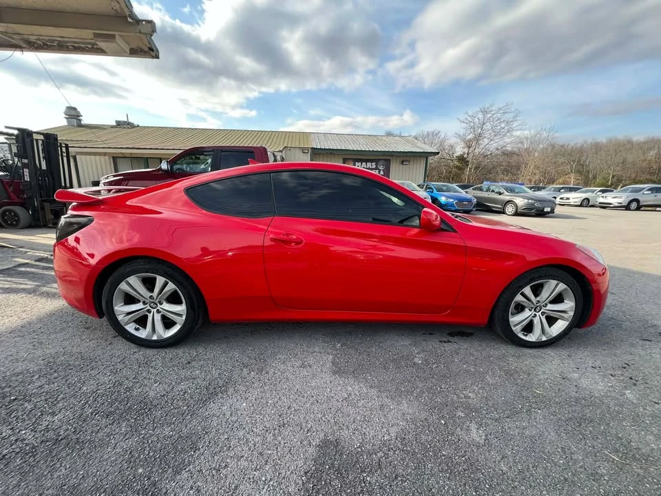 2010 Hyundai Genesis Coupe - Image 9 of 11