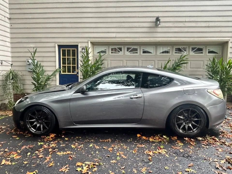 2010 Hyundai Genesis Coupe - Image 2 of 19