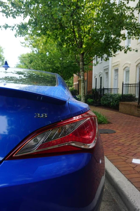 2010 Hyundai Genesis Coupe - Image 11 of 12
