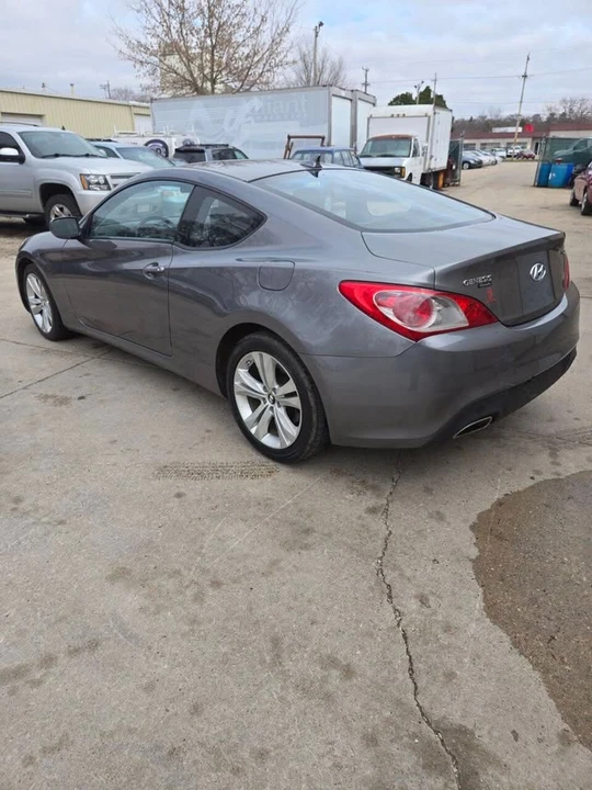 2010 Hyundai Genesis - Image 3 of 8