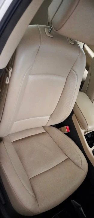 2010 Hyundai Genesis - Image 9 of 20