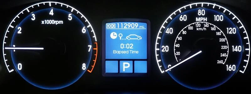 2010 Hyundai Genesis - Image 13 of 20
