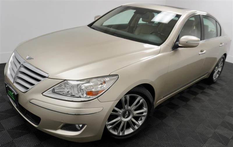 2010 Hyundai Genesis - Image 2 of 20