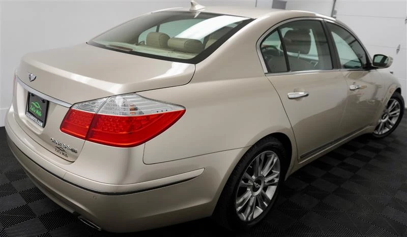 2010 Hyundai Genesis - Image 7 of 20