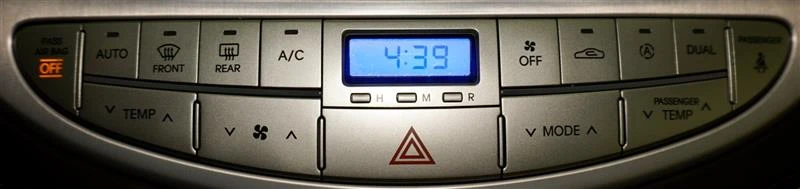2010 Hyundai Genesis - Image 18 of 20