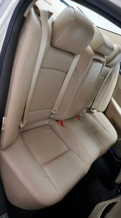 2010 Hyundai Genesis - Image 8 of 20