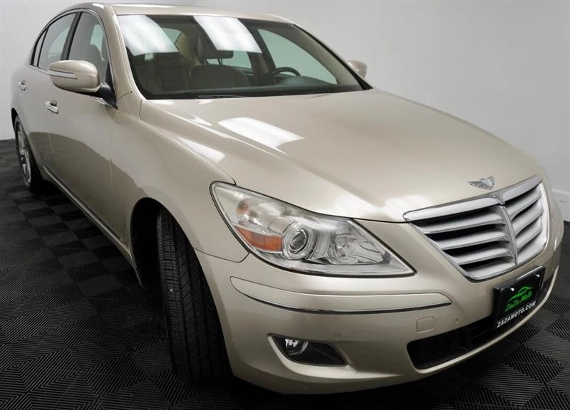 2010 Hyundai Genesis - Image 10 of 20