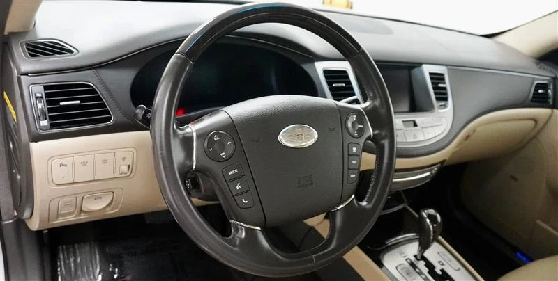 2010 Hyundai Genesis - Image 11 of 20