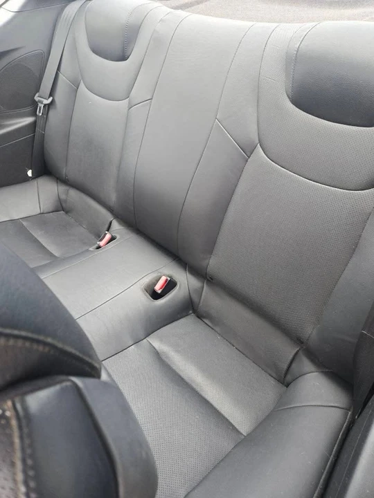2010 Hyundai Genesis - Image 8 of 9