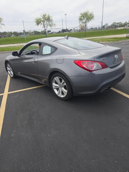 2010 Hyundai Genesis - Image 3 of 9