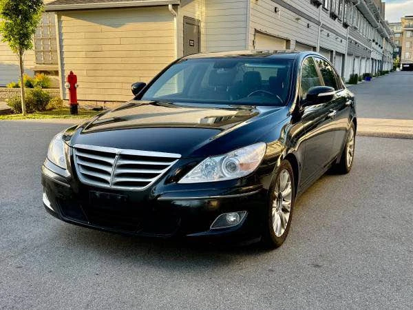 2010 Hyundai Genesis - Image 7 of 16