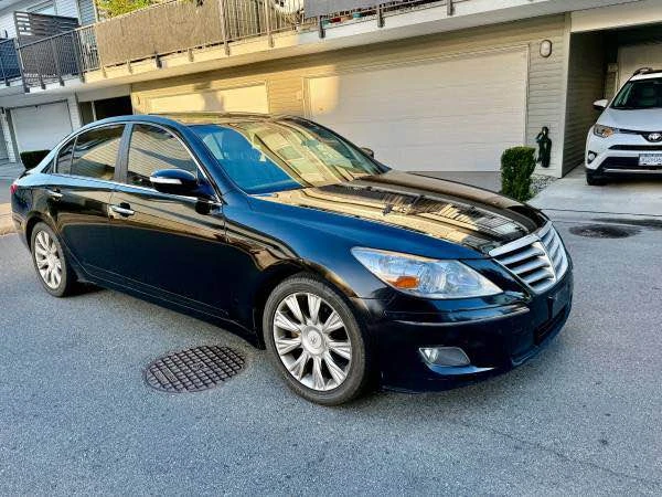 2010 Hyundai Genesis - Image 5 of 16