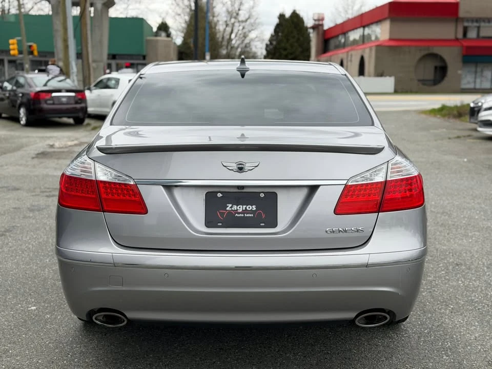 2010 Hyundai Genesis - Image 6 of 20