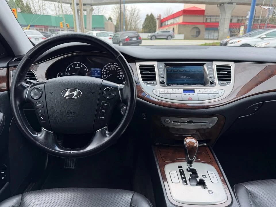 2010 Hyundai Genesis - Image 16 of 20