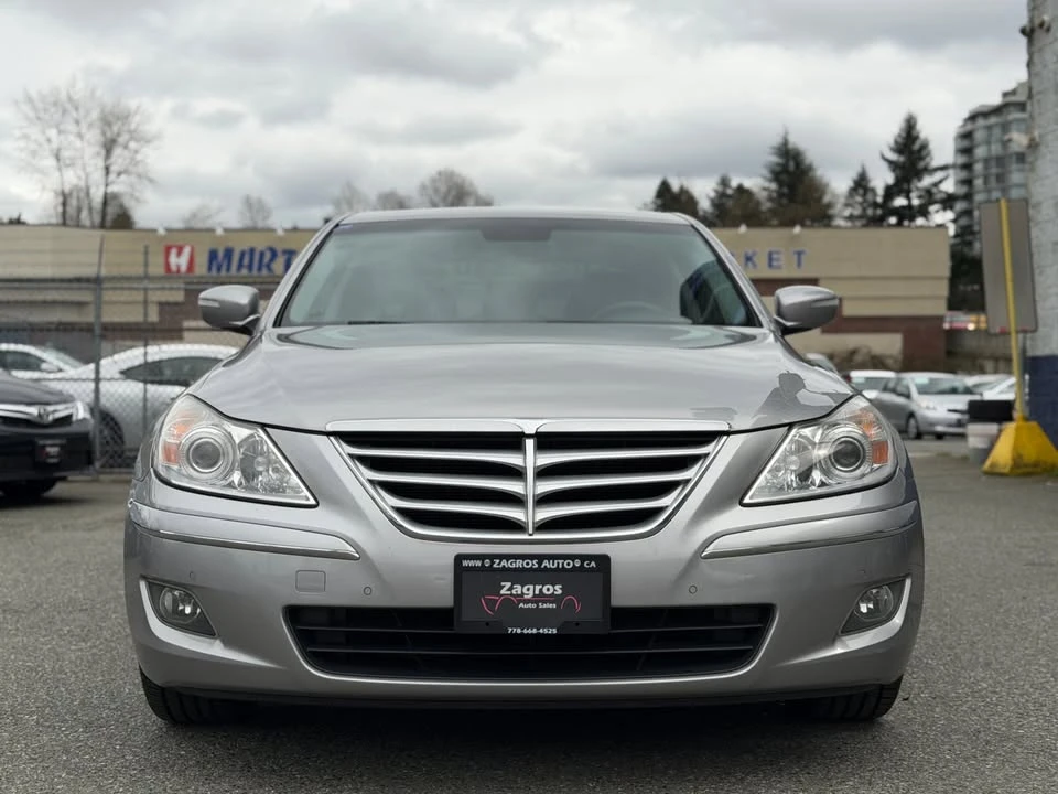 2010 Hyundai Genesis - Image 2 of 20