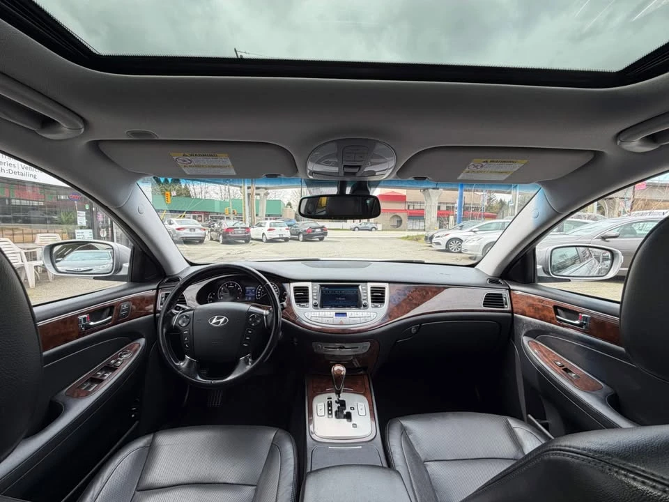 2010 Hyundai Genesis - Image 15 of 20