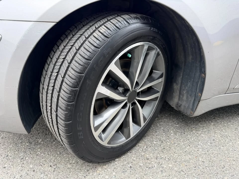 2010 Hyundai Genesis - Image 19 of 20