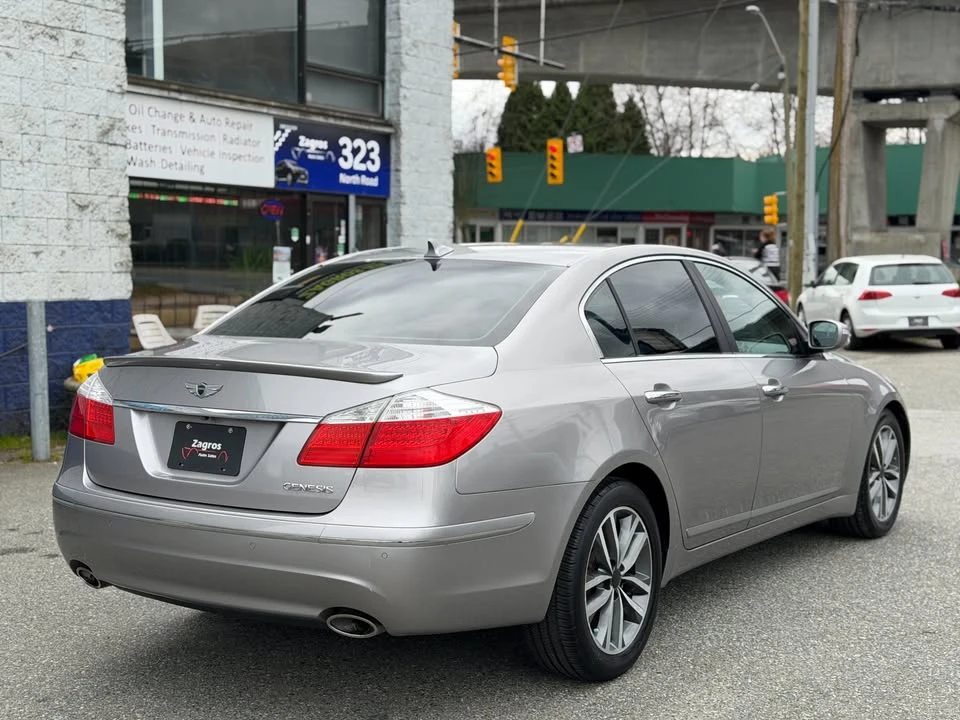 2010 Hyundai Genesis - Image 7 of 20