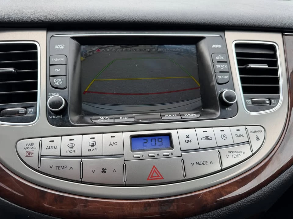 2010 Hyundai Genesis - Image 17 of 20